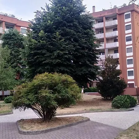 Apartment Casa Chiara - 11 Minuti Da Milano - 6 Minuti Da Policlinico San Donato Milanese *